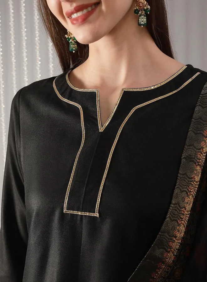 Globus  Women Black Straight Kurta with Pant and Floral Print Dupatta Set for Women | Best Price UAE
